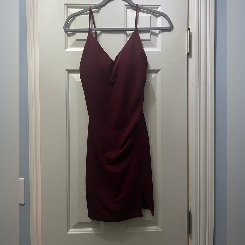 NWOT Maroon short dress
